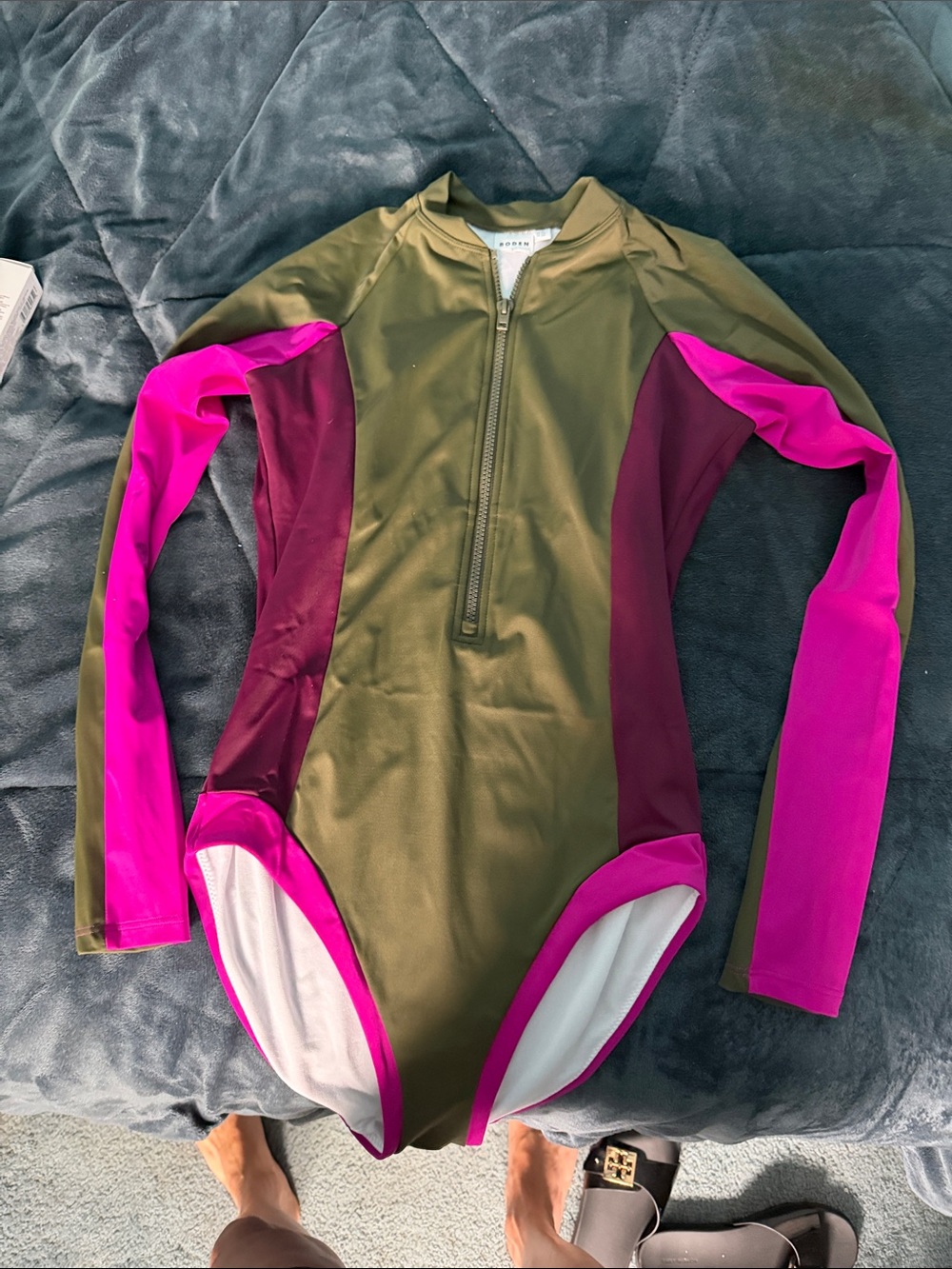 Boden Olive & Magenta Long Sleeve One-Piece Rash Guard Swimsuit worn once 4R